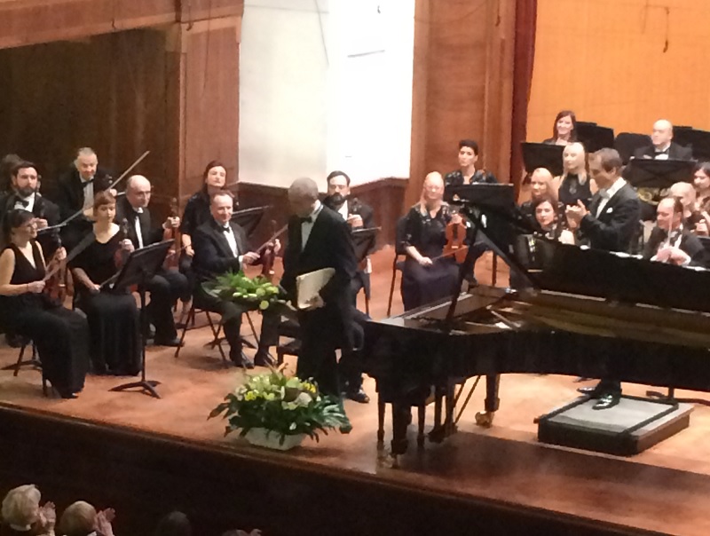 Иво Погорелић омађијао и публику и музичаре (ФОТО)